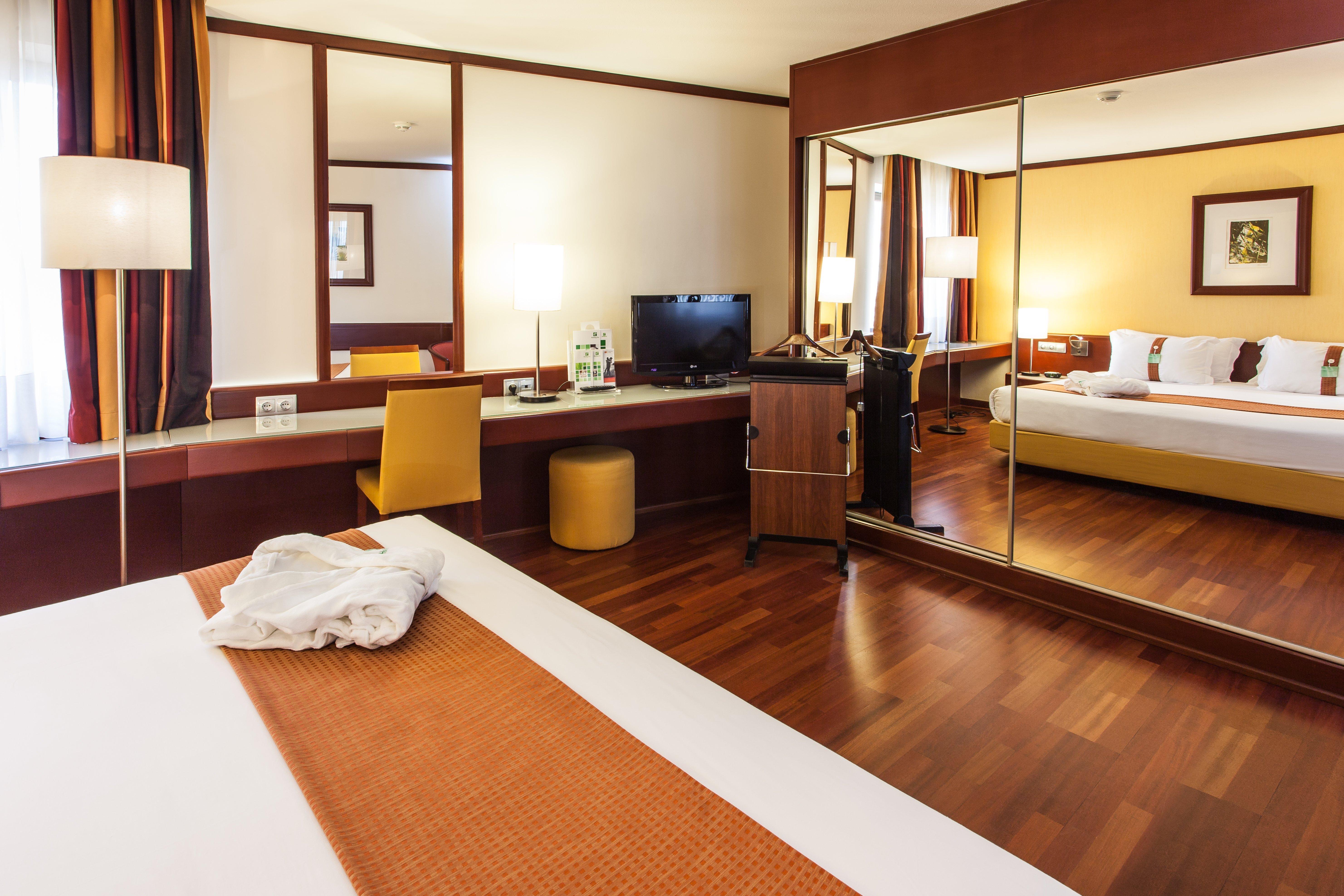 Hotel Lisbon-continental By Ihg 4*