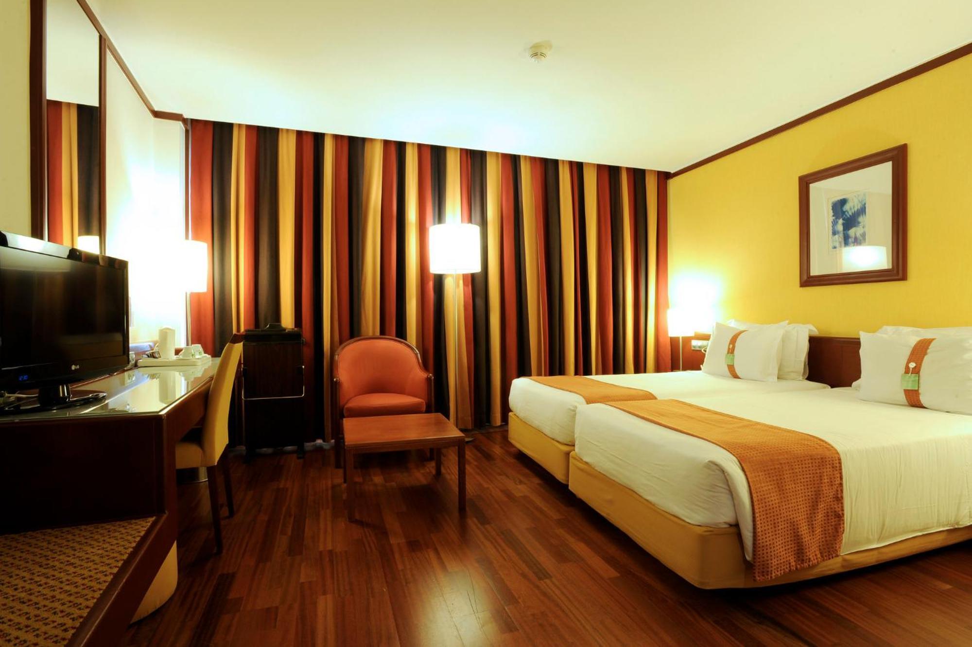 Hotel Lisbon-continental By Ihg 4*