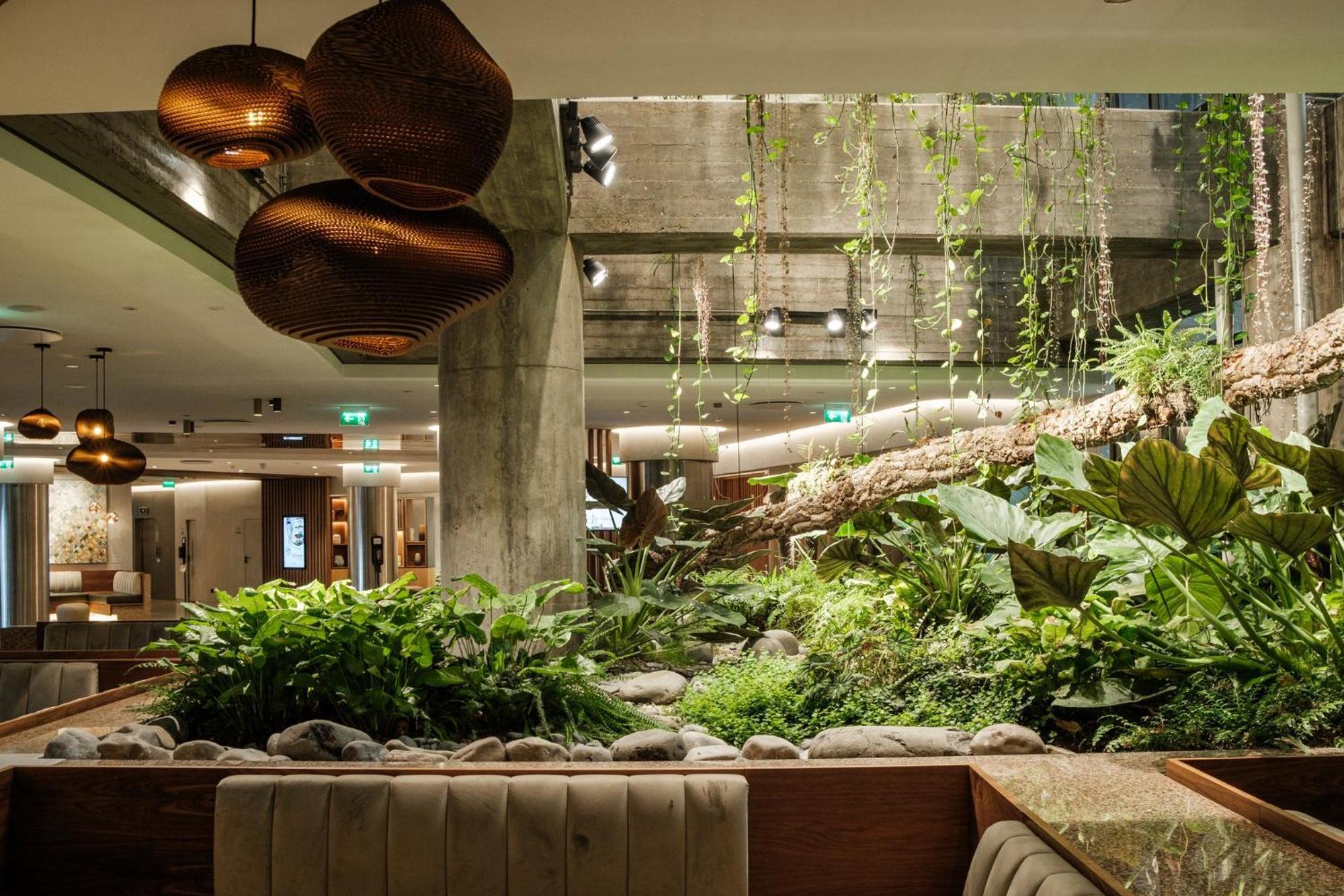 Hotel Lisbon-continental By Ihg 4*
